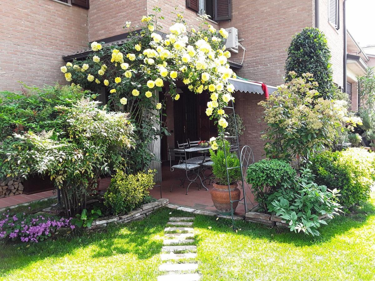 مارانيلّو B&B La Rosa Gialla المظهر الخارجي الصورة
